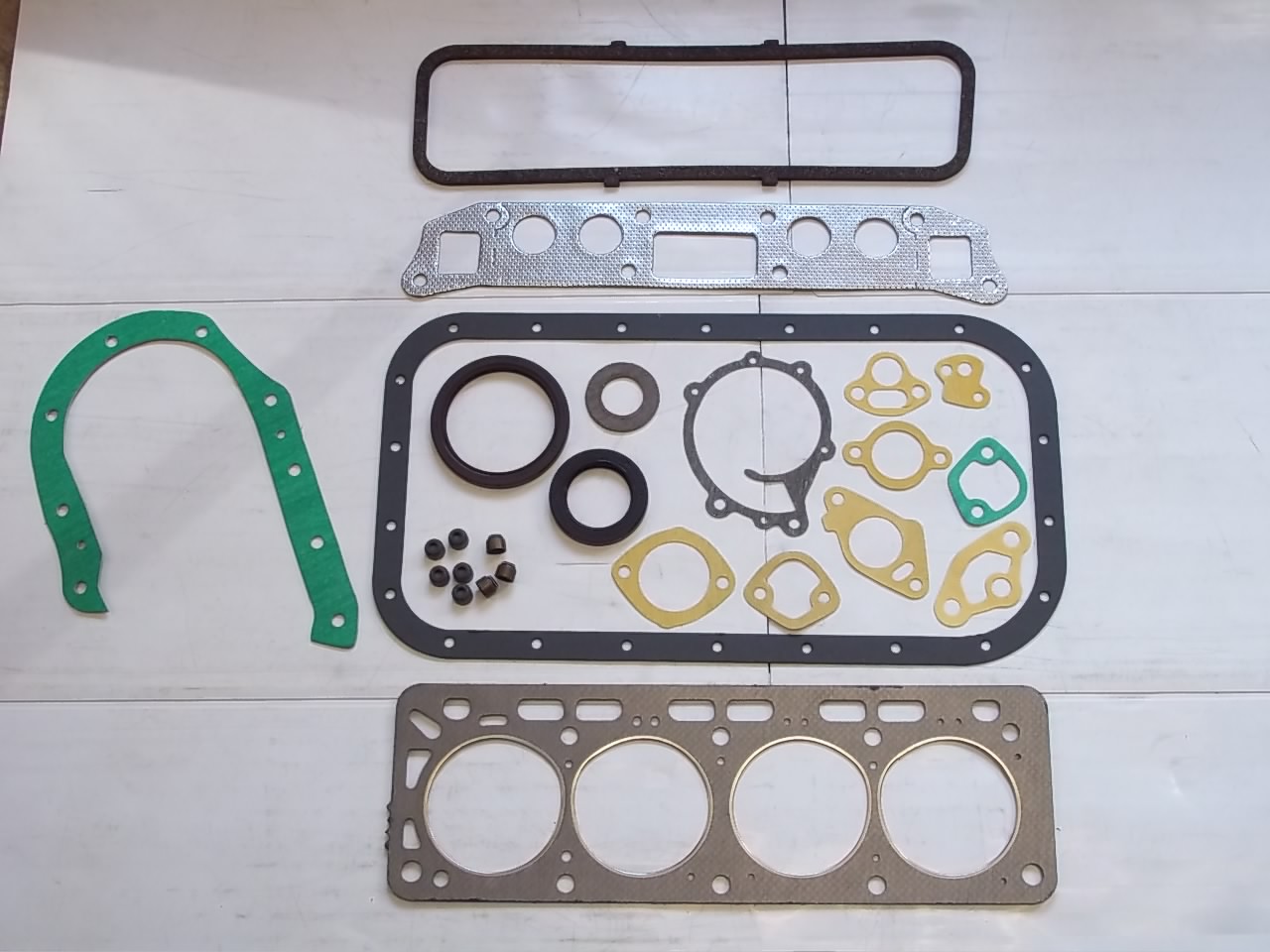 Engine kit nissan overhaul