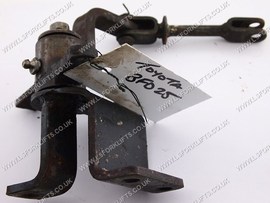 TOYOTA 3FD25 BRAKE LINKAGE