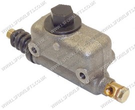 MASTER CYLINDER (LS4002)